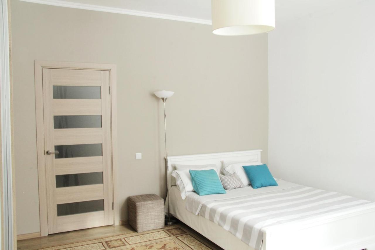 Flat In Cottage Close To The Centre Parking, Wifi, Bbq Λβιβ Εξωτερικό φωτογραφία